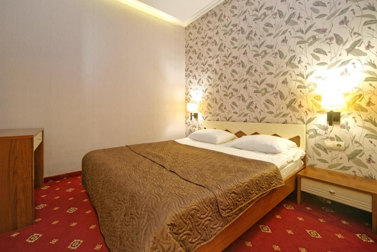 Atrium Hotel Odessa Buitenkant foto