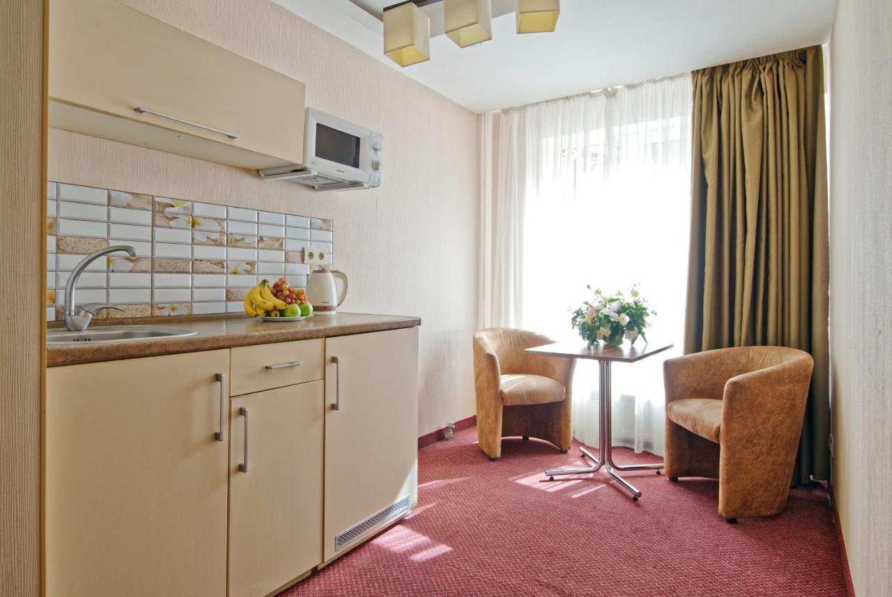 Atrium Hotel Odessa Buitenkant foto