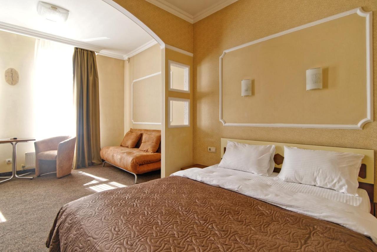 Atrium Hotel Odessa Buitenkant foto