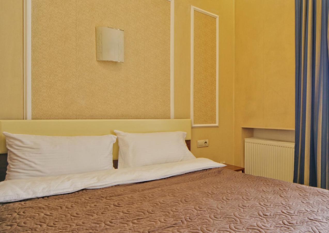 Atrium Hotel Odessa Buitenkant foto
