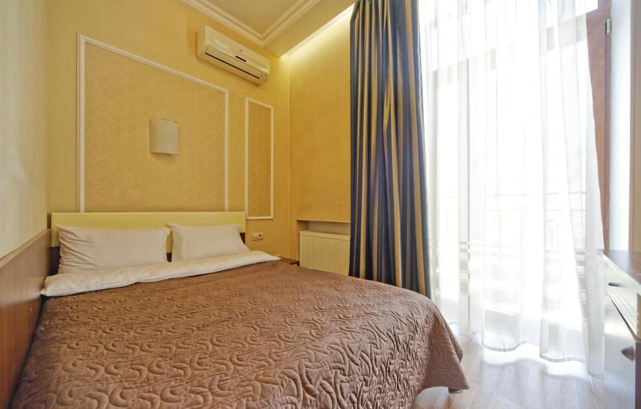 Atrium Hotel Odessa Buitenkant foto