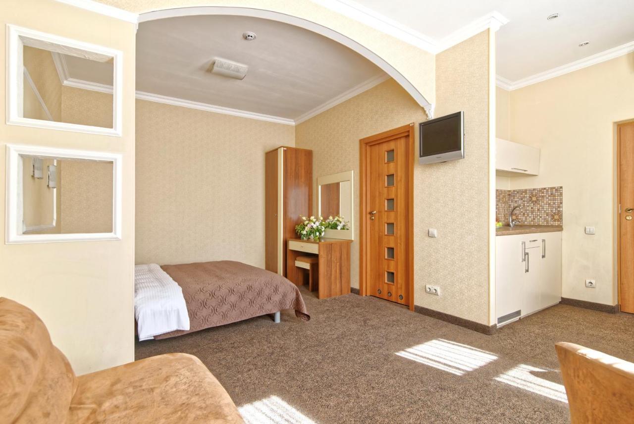 Atrium Hotel Odessa Buitenkant foto