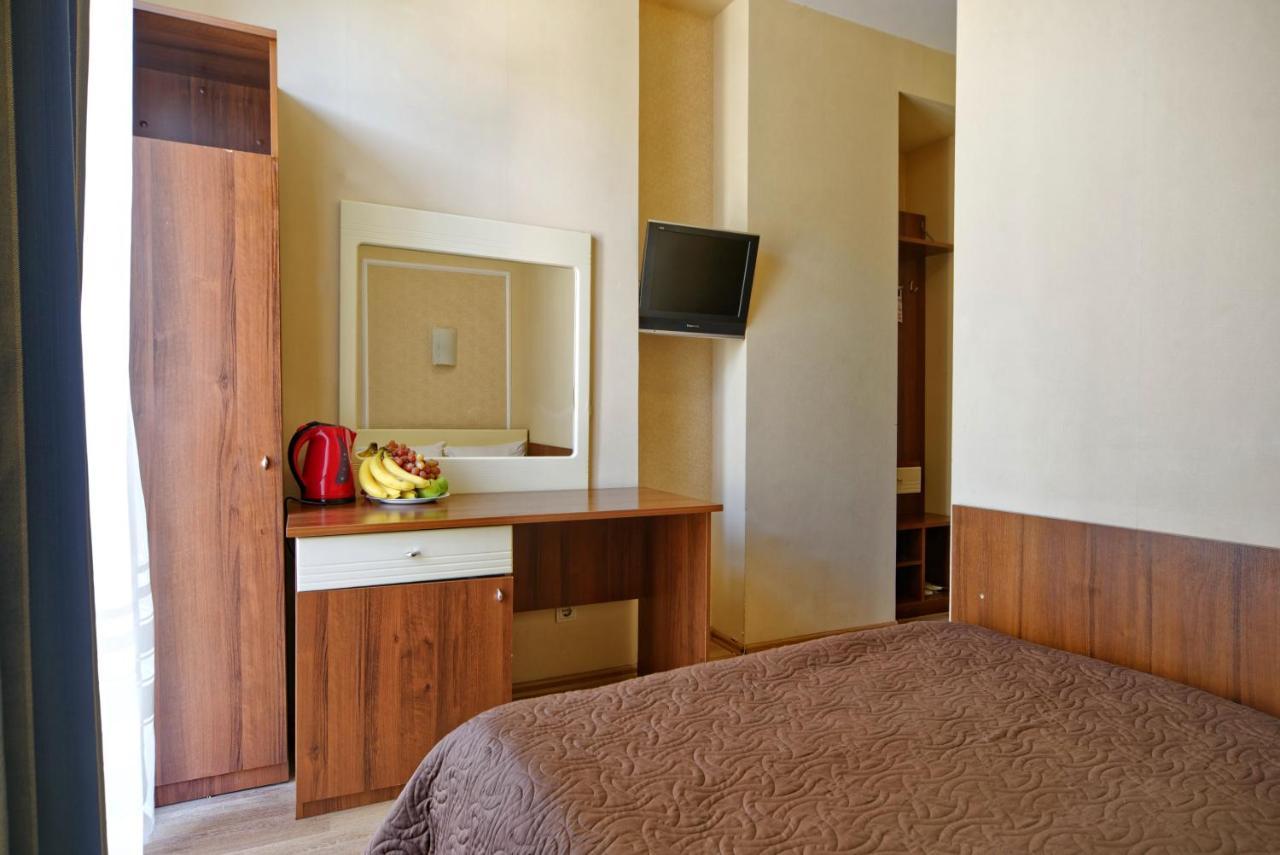 Atrium Hotel Odessa Buitenkant foto