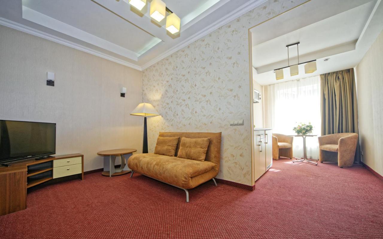 Atrium Hotel Odessa Buitenkant foto