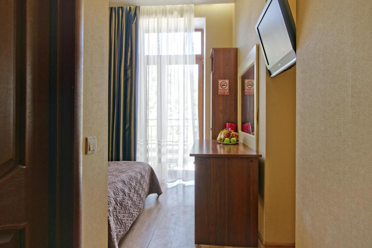 Atrium Hotel Odessa Buitenkant foto