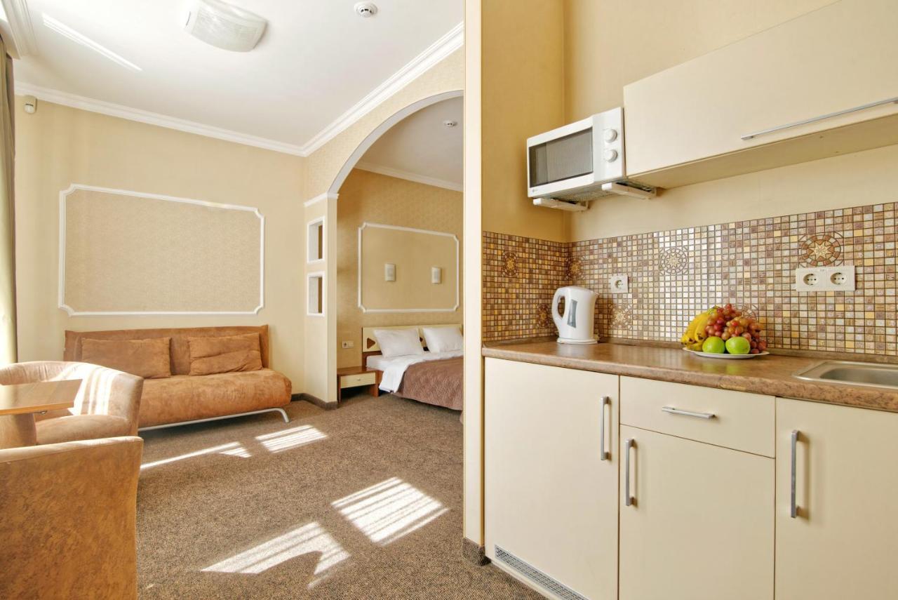 Atrium Hotel Odessa Buitenkant foto
