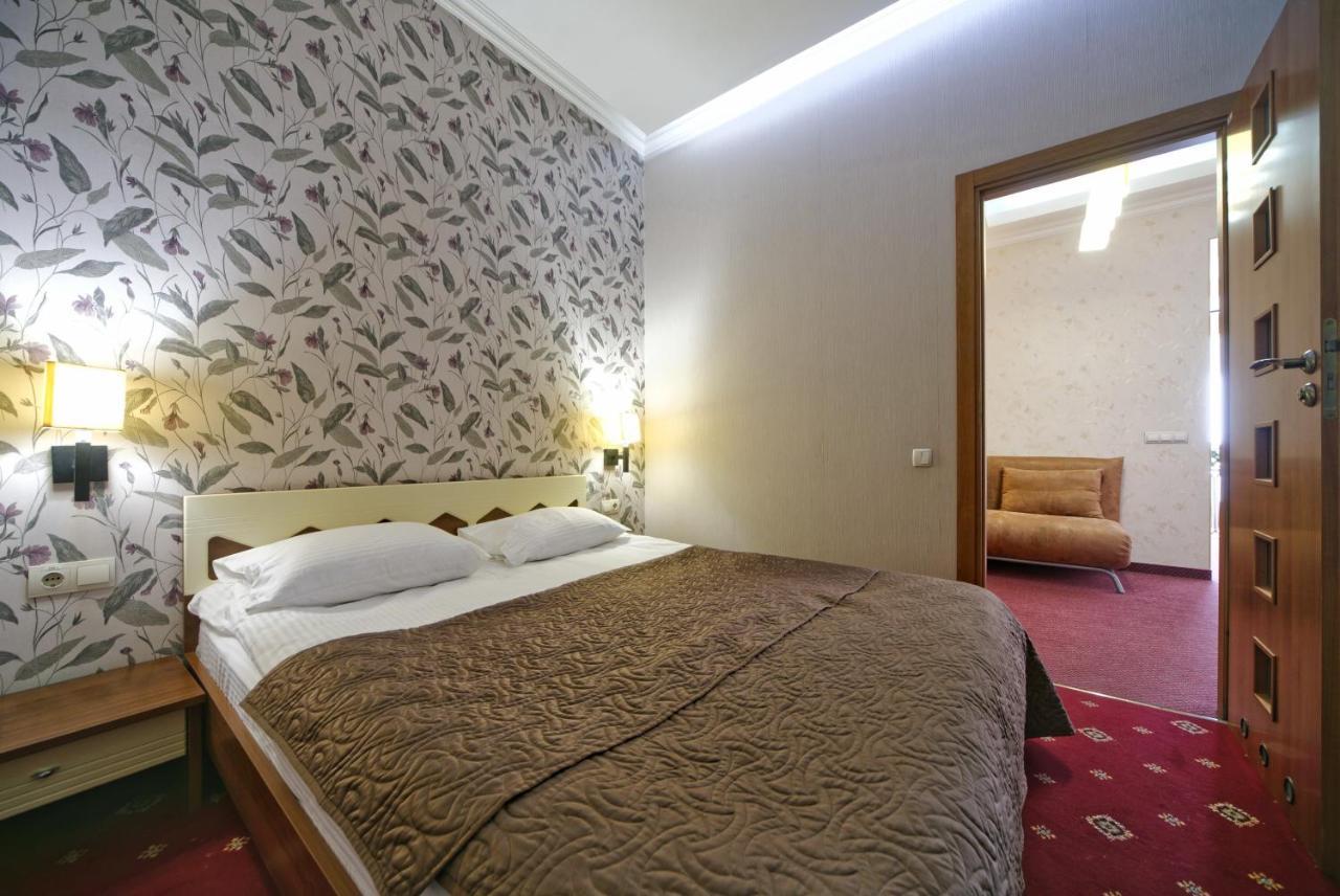 Atrium Hotel Odessa Buitenkant foto