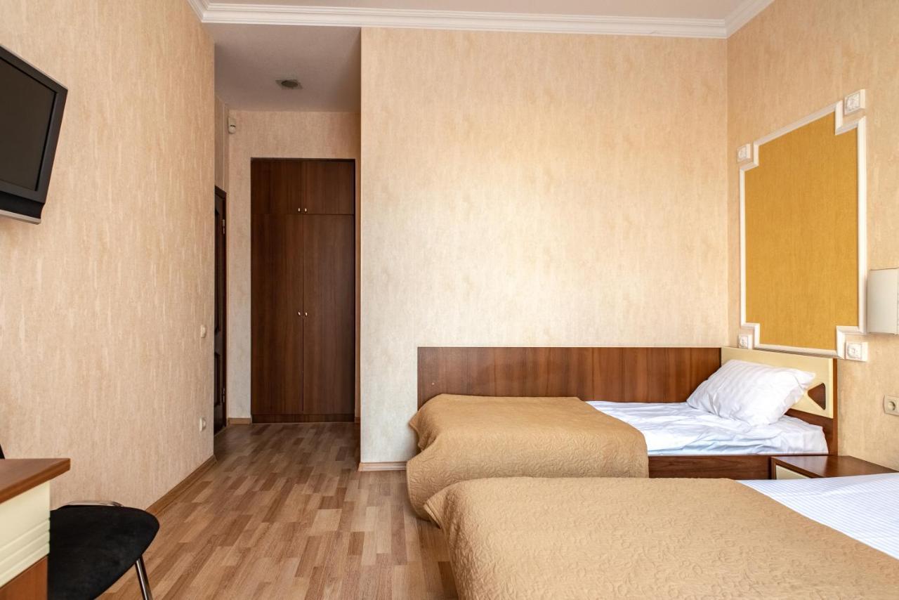 Atrium Hotel Odessa Buitenkant foto