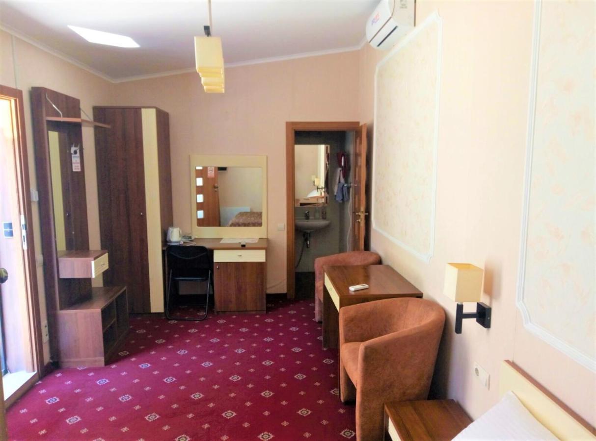Atrium Hotel Odessa Buitenkant foto