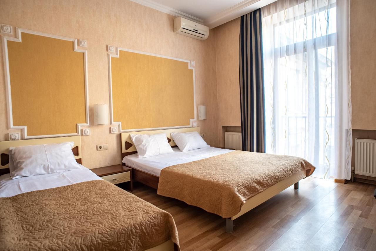 Atrium Hotel Odessa Buitenkant foto